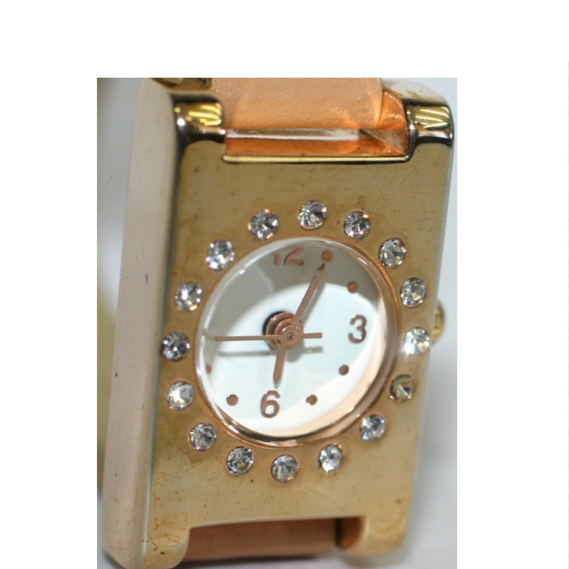 【中古】本物可CBERE女性用金色ケースに16個のラインストーンが埋め込まれている可愛い時計電池交換済み2週間保障付　300308-4