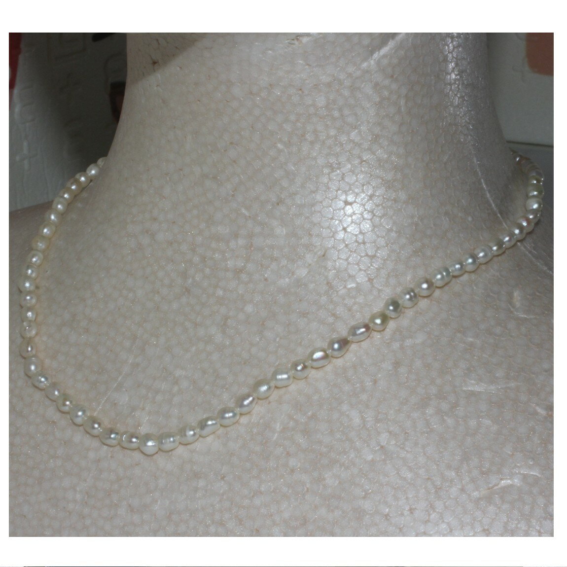 【中古】綺麗女性用の0,9cmのシルバー金具x淡水パールのネックレス　全長40cm　〇B18-31-2　X-12(4.0)