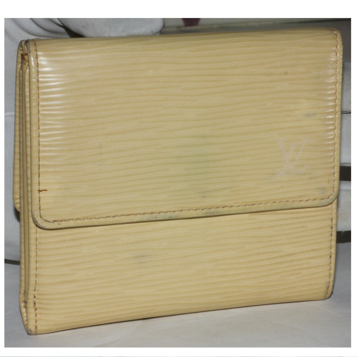 【中古】本物可L/VエピのWホック財布のヴァニラ色M6348A サイズW11H10cm 〇C18-209 X-15 2H5