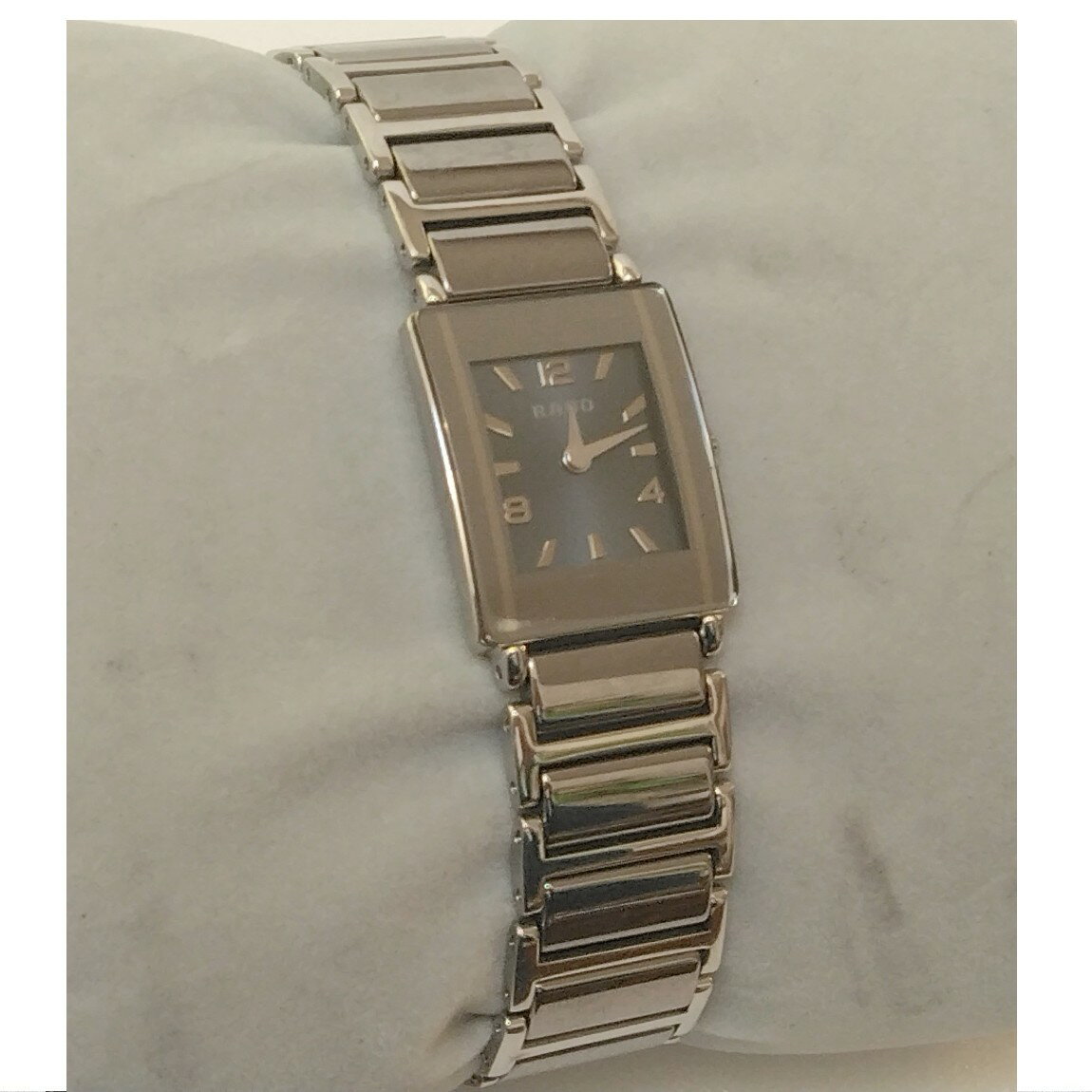 【中古】本物ほぼ新品RADOラドーの女性用時計ダイヤスター153,0488,3 1カ月保証付き 〇A20-26