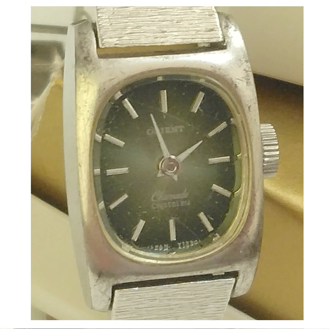 樂天商城 - 【中古】本物完動品ORIENTオリエントの女性用アンティークな自動巻きのシルバーカラーの時計シャマードクリスタルE120-13300　1ヶ月保証付き　〇A20-37　X-77