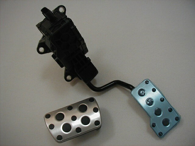 【トヨタ純正】　アルミペダルセット　★カローラスポーツ NRE210H・NRE214H★