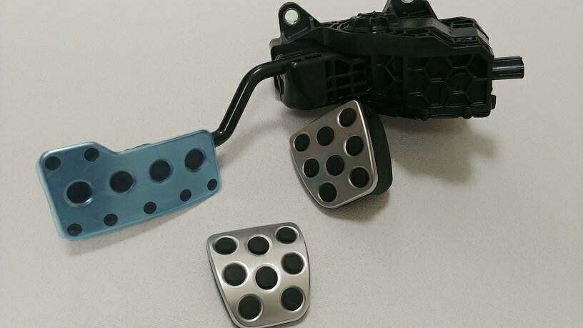 【トヨタ純正】　アルミペダルセット [6MT用]　★ヤリス MXPA10★