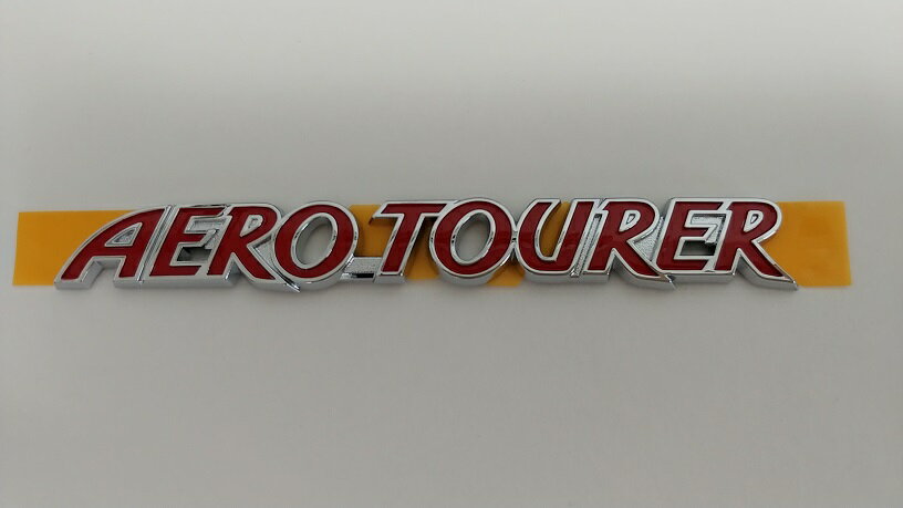 Rakuten - 【トヨタ純正】　レッドエンブレム ［リヤ・AERO TOURER］　★ルミオン 150系★