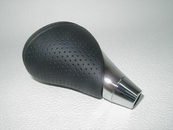 【レクサス純正】鏡面メッキamp;パンチングレザーシフトノブレクサスISF