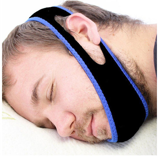送料無料 いびき防止 フェイス サポーター いびき対策 改善 解消 軽減 安眠 快眠 睡眠 鼻呼吸 口呼吸防止 ナイト いびきケア 口閉じ 気道確保 寝息 グッズ テープ a-2521