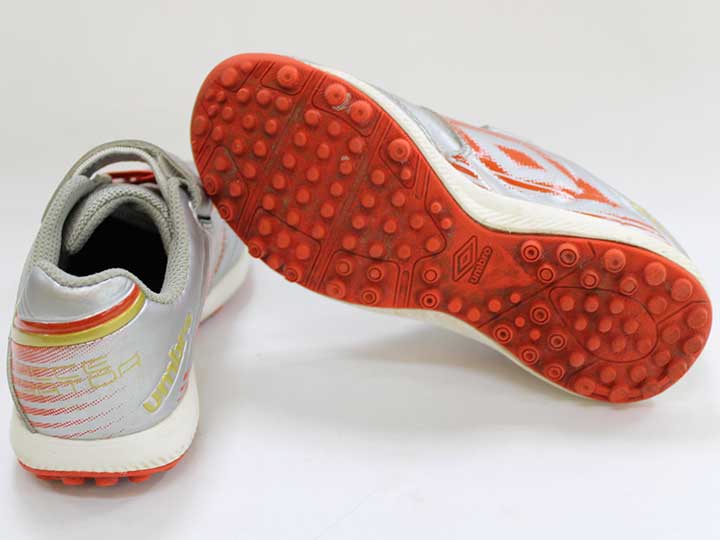 ▽アンブロ/umbro▽18cm サッカーシューズ/靴 シルバー×赤 サッカー フットサル トレーニング 試合 教室子供 キッズ kids 男の子 春夏秋冬 520122通販 サッカー 用品 セール