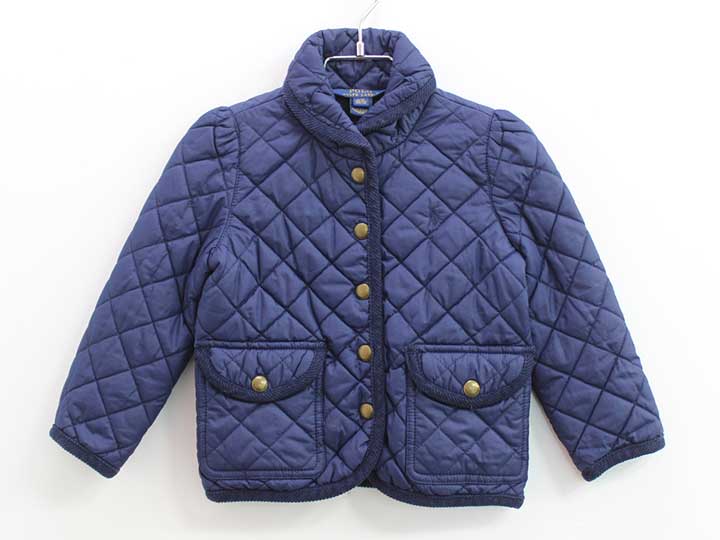 サイズ 100cm 素材 本体：ポリエステル100％詰物：ポリエステル100％ 色 紺 汚れ、ダメージ等 前後ウエスト辺りに軽い汚れと後ろ身頃に引っ掛けがありますが、その他目立つ汚れありません 使用感ランク A 性別 女の子 その他 特になし ＊使用感ランクは、Cを除き、あくまでも使用感のみ表すランクで、汚れ等は別欄で記載しております。 例）使用感【特A】で【汚れあり】は存在致します。