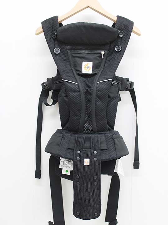 サイズ 対応月齢：乳児期（1か月頃）～体重20.4kg 素材 ポリエステル100％ 色 黒 汚れ、ダメージ等 汚れ、擦れなし 使用感ランク 特A 性別 男女兼用 その他 現行、オムニブリーズ、定価税込33,990円4way 前向き抱き、対面抱き、おんぶ、腰抱き ＊使用感ランクは、Cを除き、あくまでも使用感のみ表すランクで、汚れ等は別欄で記載しております。 例）使用感【特A】で【汚れあり】は存在致します。