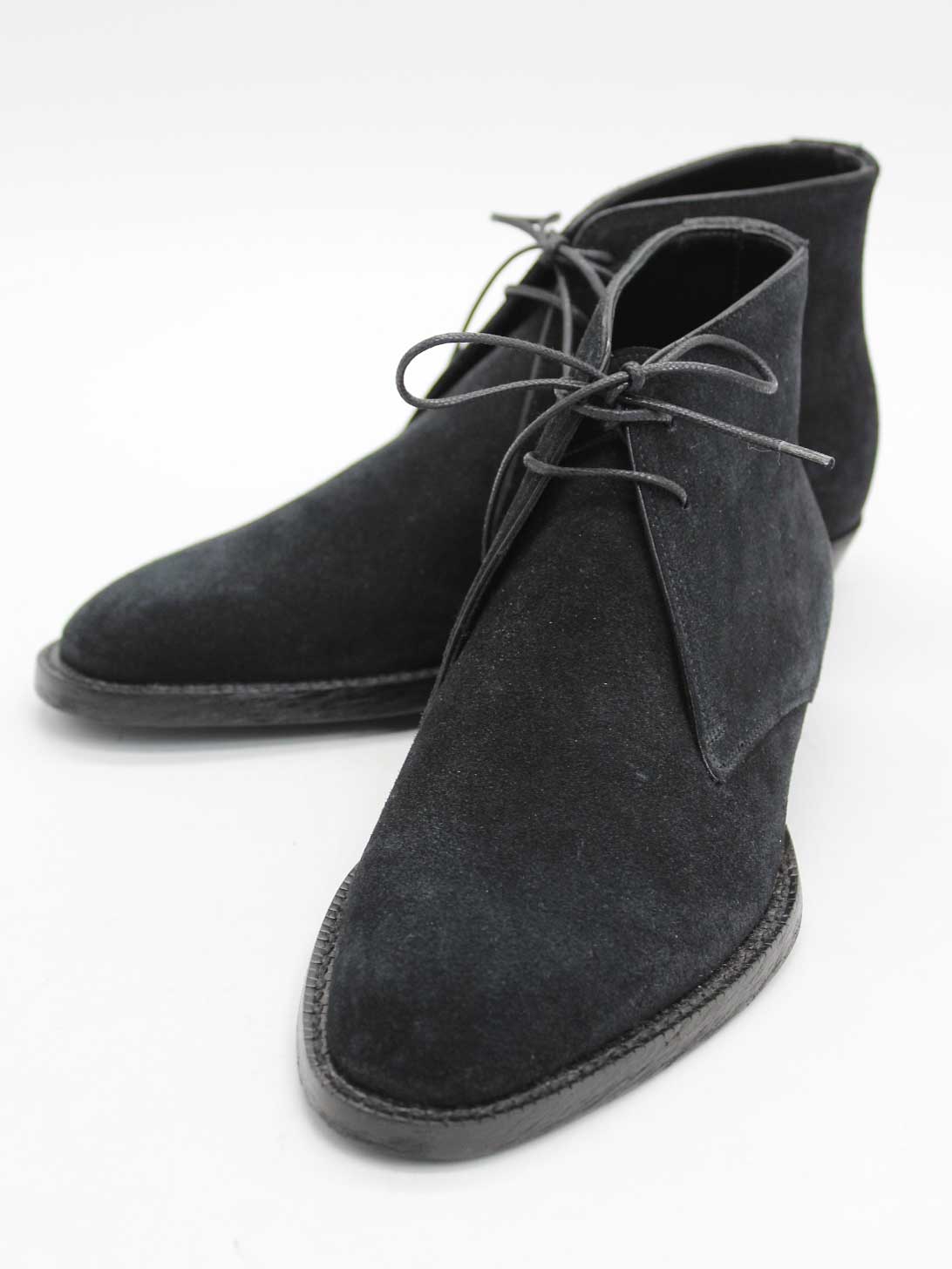 サイズ サイズ表記　34 ヒール 約2cm　ブーツ丈約 11cm 素材 表記なし　スエード 色 ブラック/黒 汚れ、ダメージ等 軽い擦れと色落ちがある程度で、使用感なく綺麗な状態です 使用感ランク 【特A】 その他 型番：582336 ＊使用感ランクは、Cを除き、あくまでも使用感のみ表すランクで、汚れ等は別欄で記載しております。 例）使用感【特A】で【汚れあり】は存在致します。