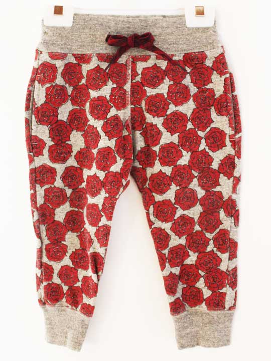 サイズ 100cm 素材 綿100％ 色 グレー、赤 汚れ、ダメージ等 汚れ、色褪せはありません 使用感ランク A 性別 男女兼用して頂けるデザインだと思います その他 フロント部分、開閉しません ウエスト：ゴム、アジャスター機能付き、外紐...