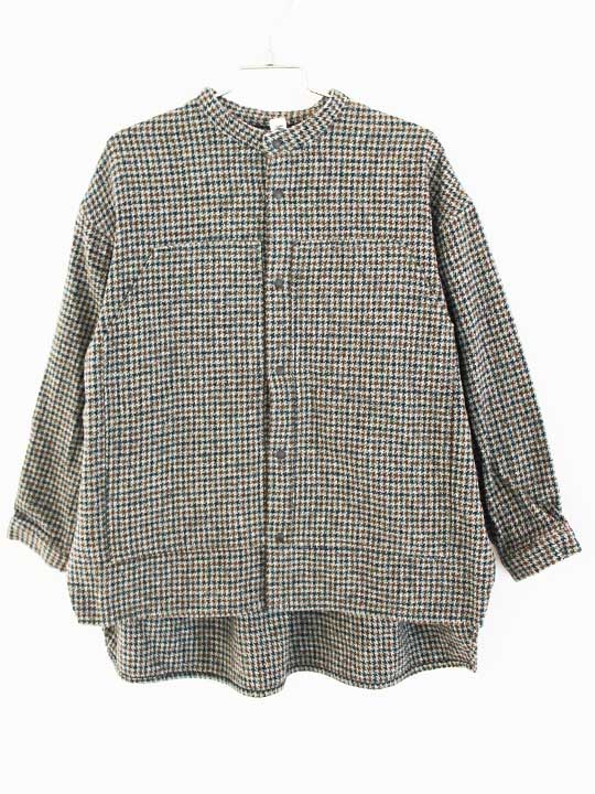 サイズ 125cm 素材 綿100％ 色 グレー、茶、紺 汚れ、ダメージ等 汚れ、色褪せはありません 使用感ランク A 性別 男の子 その他 前中央、スナップボタン留め 腹部左右にポケット付き ＊使用感ランクは、Cを除き、あくまでも使用感の...