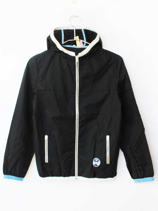 サイズ 132-143cm(9/10) 素材 ポリ100％ 色 黒、白、ブルー 汚れ、ダメージ等 汚れ、色褪せはありません 使用感ランク A 性別 男の子 その他 前中央、ジップアップ 腹部左右にポケット付き クリーニング済み ＊使用感ラン...