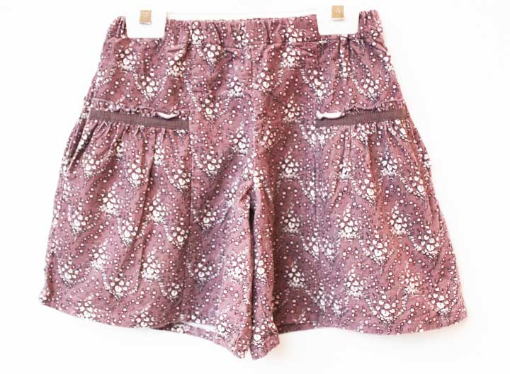 サイズ 110cm 素材 画像をご参照ください 色 赤紫、白 汚れ、ダメージ等 汚れやダメージのない綺麗なお品です 使用感ランク A 性別 女の子 その他 ウエスト：ゴム、アジャスター機能付き 両脇にポケット付き コーデュロイ生地 ＊使用感ランクは、Cを除き、あくまでも使用感のみ表すランクで、汚れ等は別欄で記載しております。 例）使用感【特A】で【汚れあり】は存在致します。