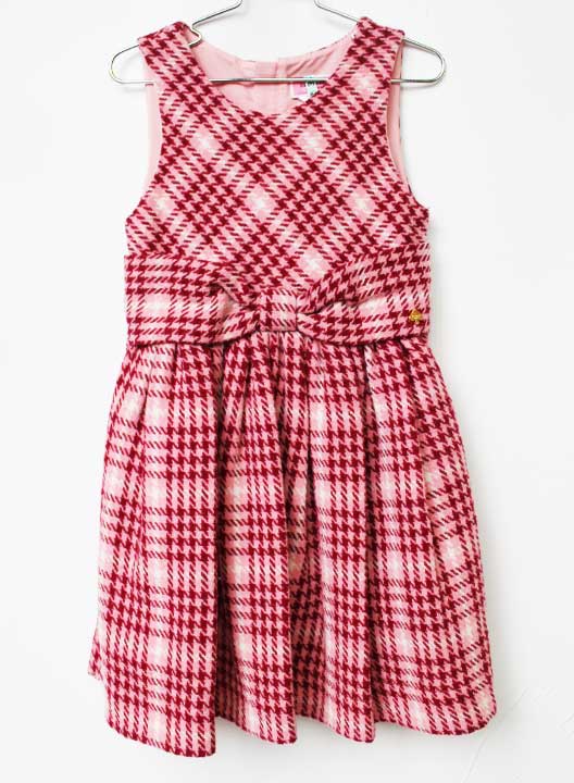 サイズ 120cm 素材 画像をご参照ください 色 ピンク、ワインレッド、白 汚れ、ダメージ等 腹部などに細かな毛羽立ちがありますが、ほか汚れ等はありません 使用感ランク AB 性別 女の子 その他 着丈約60.5cm 両脇にポケット・裏地付き 定価税込：18,480円 ＊使用感ランクは、Cを除き、あくまでも使用感のみ表すランクで、汚れ等は別欄で記載しております。 例）使用感【特A】で【汚れあり】は存在致します。