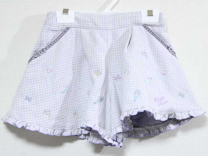 サイズ 110cm 素材 ポリエステル65％、綿35％ 色 紫、白 汚れ、ダメージ等 毛羽立ちがありますが、汚れはありません 使用感ランク AB 性別 女児 その他 ウエスト部分ゴム 定価税込：12,980円 ＊使用感ランクは、Cを除き、あくまでも使用感のみ表すランクで、汚れ等は別欄で記載しております。 例）使用感【特A】で【汚れあり】は存在致します。