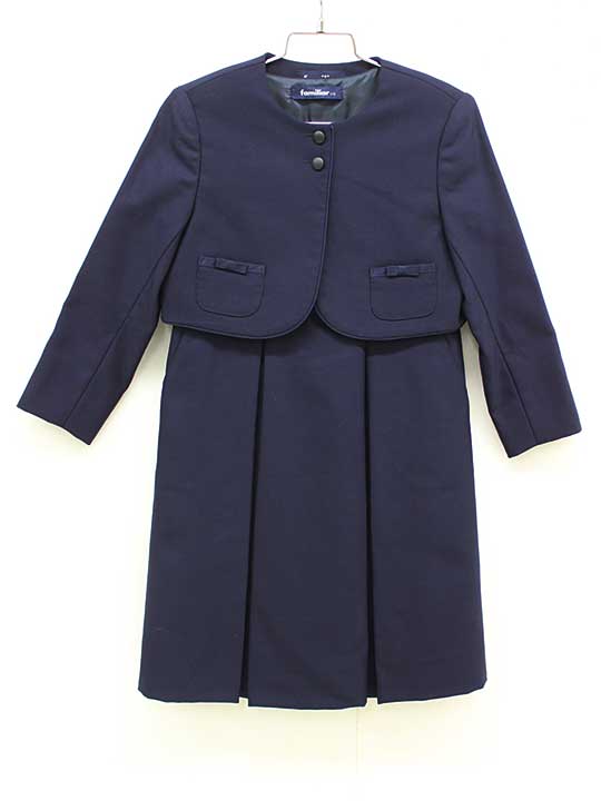 サイズ 115cm 素材 表地：毛100％ 裏地：ポリエステル100％ 色 濃紺 汚れ、ダメージ等 汚れ色褪せなし。 裾出し有 使用感ランク A 性別 女児 その他 【ボレロ】首元からの着丈：約26.5cm、袖丈：約38cm 【ジャンパース...