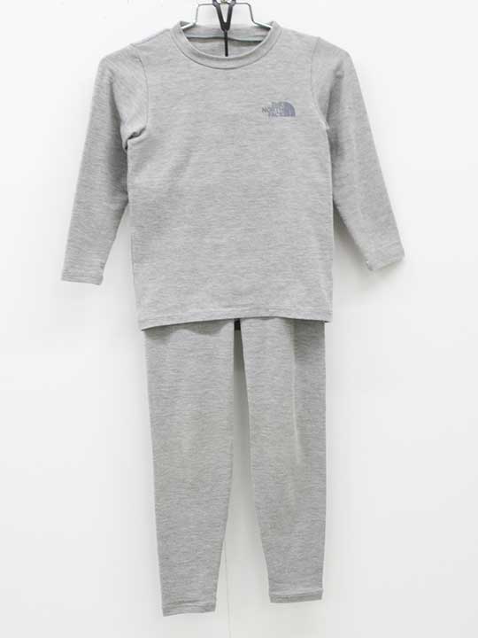 サイズ 100cm 素材 ポリエステル81％ 再生繊維14％ ポリウレタン5％ 色 グレー 汚れ、ダメージ等 全体的に軽い毛羽立ちがありますが、目立つものではありません。 使用感ランク B 性別 男児 その他 3～4回使用程度 ＊使用感ランクは、Cを除き、あくまでも使用感のみ表すランクで、汚れ等は別欄で記載しております。 例）使用感【特A】で【汚れあり】は存在致します。