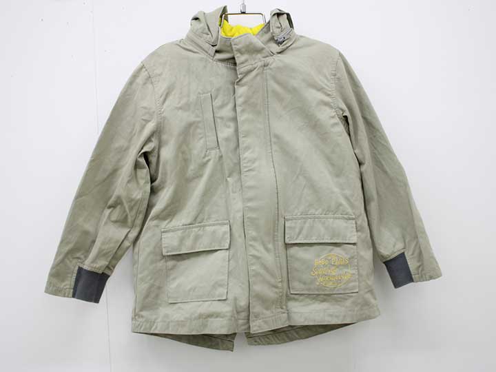 サイズ 120cm 素材 アウター：ポリエステル50％ 綿40％ ナイロン10％ ライナー：ポリエステル100％ 色 カーキ、黄色 汚れ、ダメージ等 袖口に軽い汚れがありますが、目立つものではありません。 使用感ランク A 性別 男 その他...