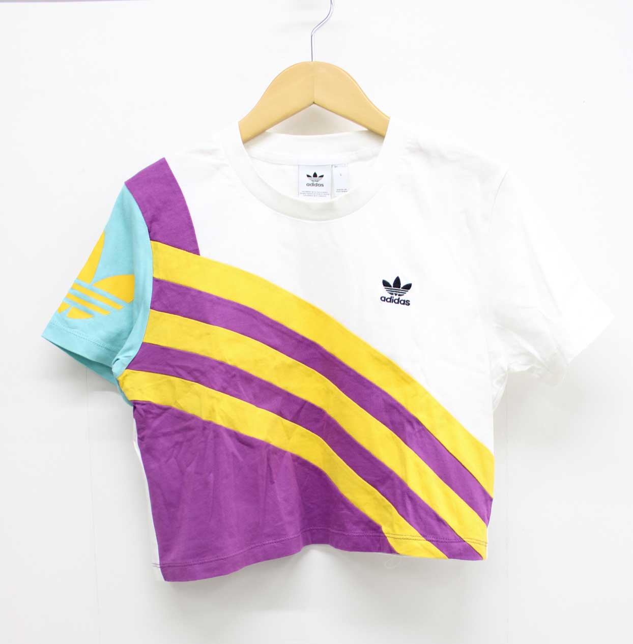 【新規値下げ】≪adidas/アディダス≫FN2912/スポーツ/アウトドア/トレーニングウェア/スポーツウェア/ボーダーデザインスポーツTシャツ半袖 マルチカラー レディース S【中古】春夏秋冬 903052