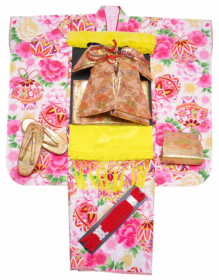 商品名 七五三等に ブランド From KYOTO 7歳着物フルセット 素材 高級ポリエステル100% サイズ 対象年齢 6歳（数え7歳） 7歳（満7歳） 8歳 対応身長 約110cm～135cm前後位 着物　　着丈 　 約133cm　 　　　　　袖丈　　約76cm　 　　　　　裄丈　　約57cm 草履　　21cm　 草履は足袋を履いて着用するので 多少のゆとりがないと履きずらいという事と 履き慣れていないお子様でも 足が痛くならないよう大き目の21cmの設定に なっており、幅広い足のサイズに対応します。 ご希望のお客様には 足の小さなお子様にも安心の簡単に脱着出来る 草履バンドも別途ご用意させて頂けます。 セット内容等 着物　 長襦袢　 伊達衿（取り付け済み）　 式部浪漫半衿　 しごき　 帯揚げ　 結び帯 帯組み紐　 草履　 バッグ　 帯締め　 ハコセコ　 びらかん　 扇子　 お守り　 足袋 着付けに必要な腰紐3本 3歳女児、3～5歳男児、7歳女児全ての 着付けの方法が分かる 着付けマニュアルDVD さらにおまけで毎日の通園、通学に重宝する キャラクターハンドタオルプレゼント！ 髪飾りはセットに含まれておりません。 ご希望のお客様は、 大人気高級ブランド式部浪漫7歳用髪飾りも 別途ご用意させて頂けます。 それ以外必要な物は一切御座いません！ 着物の保管や贈り物に最適な当店オリジナルの 7歳着物専用化粧箱もご用意可能です。 基本的に必要な物は全て揃っておりますが 着崩れ防止に子供用伊達締めも 別途ご用意せて頂けます。 ※着用には肩上げが必要となります。 半衿取り付け、肩上げは別途、当店でも お子様ひとりひとりの大きさに合わせて承っております。 肩上げご希望のお客様は、必ず下記の寸法を 測って頂いて、ご注文をお願い致します。 寸法はご注文時にお知らせ下さい。 腰上げは着付け時に腰紐で調節して着用しますので 特に必要御座いませんが、ご希望のお客様は 腰上げも承ります。 腰上げをご希望のお客様はお問い合わせ下さい。 肩上げ寸法の測り方 ゆき丈(肩上げ) 片手を斜め下45度に下ろし 首の後ろの中心より肩先を通って 手首のくるぶしまで ※肩上げを施した商品は、お客様用に 加工をさせて頂いた商品となりますので、 不良品を除きお客様都合での返品、交換は お受け出来ませんのであらかじめご了承下さい。 注意事項 ご使用のモニターによっては 実物と色が若干異なる場合が御座います。 染物の為、細かな染料の飛び等がある場合が 御座いますが、染物の都合上避けられないものと なっておりますのであらかじめご了承下さい。 草履バンド等の有料オプションは ご注文時には金額が反映されません。 有料オプションをご希望頂いた場合は ご注文確認後に正確な金額をお知らせさせて 頂きます。七五三、お正月、結婚式等に！From KYOTO ブランド 7歳着物フルセット 着物には伊達衿も取り付け済みです！ 面倒な肩上げや半衿の取り付けもお子様一人一人の大きさに合わせて 別途承っておりますので、針仕事の苦手なお客様も心配不要の安心楽々です！ 着付けマニュアルDVDもお付けしていますので、着付けが初めてのお客様も安心です！ 髪飾りはセットに含まれておりませんが、 ご希望に合わせて大人気高級ブランド式部浪漫の7歳用髪飾りもご用意させて頂けます。 それ以外必要な物は一切御座いません！ 基本的に必要な物は全て揃っておりますが、着崩れ防止に 子供用伊達締めもご用意させて頂けます。 セット内容、サイズ、肩上げ等の詳細は下部に記載の商品詳細の表をご覧下さい。 さらにさらに、おまけで毎日の通園、通学に重宝するキャラクターハンドタオルプレゼント！ 七五三の7歳の御祝着である四つ身の御着物のフルセットです。 七五三だけでなく、お正月や結婚式、発表会等、お子様の身長等にもよりますが 9歳頃まで着用頂けます。 ポリエステルの縮緬（ちりめん）生地で、縮緬特有の凸凹のある 立体感のある生地を使用しています。 清潔感のあるの白地に大柄の鈴や桜、牡丹等季節の花々が インパクトのある着物になっています。 帯や小物は元から結んである結び帯（作り帯）で金襴生地を使用しており、 角度によて微妙にお色の表情を変える上品な光沢のある煌びやかな帯になっております。 式部浪漫刺繍半衿 しごき、帯揚げはお好きなお色をお選び頂けます！ 7歳着物専用化粧箱（オプション） 大切な着物の収納に便利な当店オリジナル化粧箱です！ 高級感があり贈り物にも最適なデザインです！