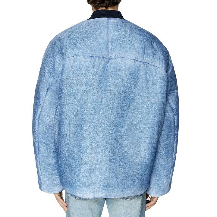 ■DIESEL ディーゼル メンズ■ウォッシュデニム風デジタルプリント ジップアップ 中綿ジャケット【W-DAY-PRINT】【サイズXS】【2サイズ程大きめのサイズ感】【ライトブルー】die-m-o-f8-02k 《メーカー希望小売価格89,100円》