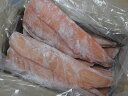 美味しい北海道産秋鮭フィレ入荷しました。 北海道産秋鮭の特徴は他の鮭と違い、脂がくどくないところです。 北港直販では秋に生の秋鮭がめちゃくちゃ売れます。 そのまま焼いても、衣をつけてフライにしても美味しいですよ。 個人的には北海道の郷土料理〔ちゃんちゃん焼〕が大好物です。美味しい北海道産秋鮭フィレ入荷しました。 北海道産秋鮭の特徴は他の鮭と違い、脂がくどくないところです。 北港直販では秋に生の秋鮭がめちゃくちゃ売れます。 そのまま焼いても、衣をつけてフライにしても美味しいですよ。 個人的には北海道の郷土料理〔ちゃんちゃん焼〕が大好物です。 是非一度お試しください。 商品名 〔送料無料〕北海道産秋鮭フィレ10kg（10〜15枚）〔E〕 内容 10kg前後（10〜15枚） 賞味期限 商品到着後冷蔵で2日・冷凍で30日（開封後はお早めに） お召し上がり方 そのまま焼いても、衣をつけてフライにしても美味しいです 配送状態 冷蔵又は冷凍 生産地 北海道産