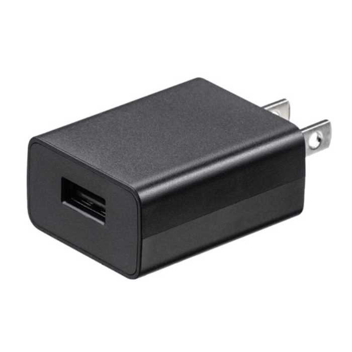 特長 ●家庭用コンセントから1AのUSB電源出力に変換できるAC充電器です。 ●過電流保護や短絡保護などを搭載し、安全に使用することができます。 ●絶縁キャップ付きACプラグを採用し、トラッキング火災を予防します。 ※電気用品安全法（PSE）技術基準適合品です。 仕様 ●定格入力：AC100～240V 50/60Hz ●定格出力：DC5V/1A ●USBポート数：1ポート ●サイズ：W35×D21×H44mm ●重量：約30g ●プラグ形状：2P