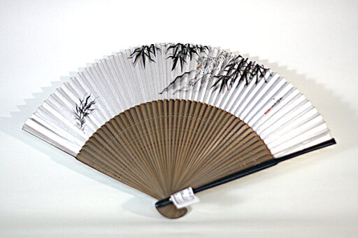 【男性用】銀地に竹・虎を描いた京扇子(Z1003) 【男性用】銀地に竹・虎を描いた京扇子(Z1003)