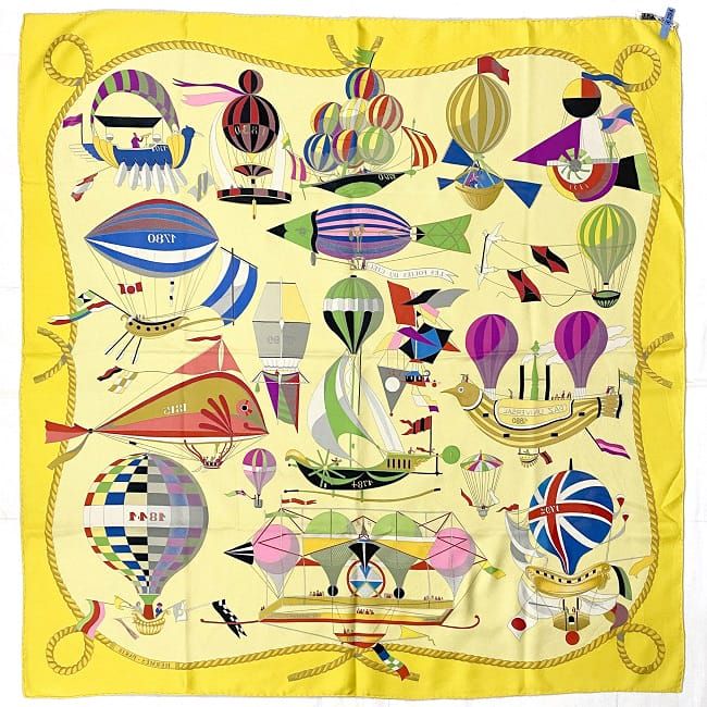 エルメス スカーフ カレ 90 ec-21946 イエロー LES FOLIES DU CIEL 美品 大空の狂気 シルク 100％ 中古 HERMES アパレル 大判 クリーニング済み ヴィンテージ 人気 定番 お洒落 上品 高級感 シンプル エレガント 女性 レディース 黄色 ブランド 本物 鑑定済み