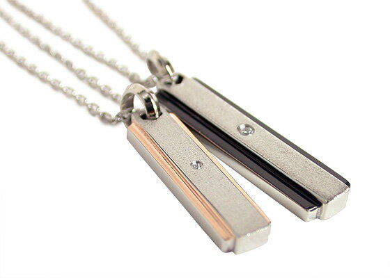 ペアネックレス ネックレス ステンレスペアネックレス 刻印無料 名入れ ギフト ジルコニア ブラックカラー ピンク ローズゴールドカラー プレート 梨地 ペアペンダント 誕生日 記念日 ユニセックス メンズ レディース 大人 シンプル バレンタイン格安通販　バレンタイン　人気　ランキング