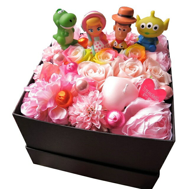 トイストーリー 花束風ギフト 箱を開けてサプライズ トイストーリー バズ ウッディーなど入り（ランダム）4個入りボックス レインボーローズ プリザーブドフラワー入り