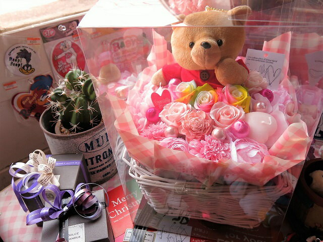 プーさん入り 花束風 フラワーギフト ぬいぐるみ カラフル レインボーローズ プリザーブドフラワー入り ギフト 3