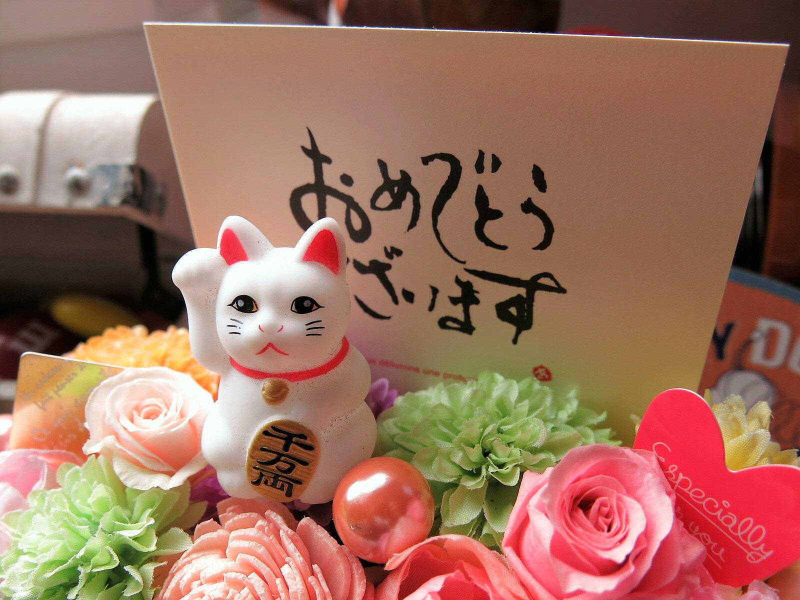 開運 開店祝い 招き猫入り 花束風 ギフト 箱を開けてサプライズ プリザーブドフラワー入り 横長ボックス 3