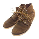 商品情報 ブランド名RED WING（レッドウィング） 商品名 D8181 HAWTHORNE PLAIN TOE CLASSIC ROUND TOE BOOTS スエード ブーツ カラーブラウン系 素材/生産国アメリカ 表記サイズ42 実寸サイズ アウトソール：約30.5cm高さ：約14cm 付属品 なし 状態について 弊社基準より全体的に中古品としての使用感・着用感が見られる商品です。お品によっては汚れ、ダメージなどが見受けられる場合がございます。特記事項をご確認の上お買い求め下さいませ。 特記事項 ※非常に強い使用感がある商品です。使用に伴う型崩れ、スレ、汚れがございます。使用感※使用に伴う使用感、汚れ、キズ、スレ、シワなどはございます。中古商材にご不安な方、完璧な商品状態をお求めの方はお控え下さい。 [外側] 表面：汚れ、スレ 商品状態 NU 新古品(特別な記載が無い商品については店頭展示品 SS 未着用・もしくは数回のみ着用の新品同様の商品 S 数回程度の着用感・使用感のほとんど見られない商品 A 着用感のさほど感じられない状態の良好な商品 B 若干の使用感があり商品によっては若干のダメージがある商品 C 目立つ着用感・ダメージ・汚れ等がある商品 >>同じブランドの商品を見る >>同じカテゴリの商品を見る 商品管理番号：4d06110cm0013ja31必ずお読み下さい 当店の商品は、全て中古品となっております。一部「新古品」「未使用」などの記載のある商品がございますが、ほとんどの商品が一般のお客様からお買取りしたお品物でございますので、保管状態等により新品同様の品質で無い場合もございます。 可能な限り詳細な状態を記載出来るよう努めておりますが、中古品の性質上、記載しきれない微細な汚れやダメージがある場合がございます。 貴金属類は、保管時の黒ずみ、くすみ、キズ、等が付いている場合がございます。 衣類やその他商品は保管時の傷擦れ、薄い汚れ、毛羽立ちなどが付いている場合がございます。 指輪・リングはデザインのおおよその中心部分をリング棒で計測していますが誤差がある場合がございます。 付属品欄に記載がない場合は基本的に付属品はございません。画像に写っているものが全てになります。 状態ランクは商品本体の状態を示しております。保存袋や外箱等の付属品の状態は含まれません。 掲載画像はモニター環境により異なって見える場合がございます。