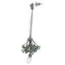 商品情報 ブランド名Justin Davis（ジャスティンデイビス） 商品名 SEJ015 CHANDELIER CLEAR シャンデリア クリア ドロップ ピアス 片耳用 カラーシルバー系 素材シルバー925 実寸サイズ 約6.4cm x 1.6cm全長：約6.4cm 付属品 なし 状態について 弊社基準より全体的に中古品としての使用感・着用感が見られる商品です。お品によっては汚れ、ダメージなどが見受けられる場合がございます。特記事項をご確認の上お買い求め下さいませ。 特記事項 ※シルバー製品特有の使用感、キズ、スレ、くすみ、燻、汚れなどはございます。中古商材にご不安な方、完璧な商品状態をお求めの方はお控え下さい。 商品状態 NU 新古品(特別な記載が無い商品については店頭展示品 SS 未着用・もしくは数回のみ着用の新品同様の商品 S 数回程度の着用感・使用感のほとんど見られない商品 A 着用感のさほど感じられない状態の良好な商品 B 若干の使用感があり商品によっては若干のダメージがある商品 C 目立つ着用感・ダメージ・汚れ等がある商品 >>同じブランドの商品を見る >>同じカテゴリの商品を見る 商品管理番号：3g05255nh0094aa34必ずお読み下さい 当店の商品は、全て中古品となっております。一部「新古品」「未使用」などの記載のある商品がございますが、ほとんどの商品が一般のお客様からお買取りしたお品物でございますので、保管状態等により新品同様の品質で無い場合もございます。 可能な限り詳細な状態を記載出来るよう努めておりますが、中古品の性質上、記載しきれない微細な汚れやダメージがある場合がございます。 貴金属類は、保管時の黒ずみ、くすみ、キズ、等が付いている場合がございます。 衣類やその他商品は保管時の傷擦れ、薄い汚れ、毛羽立ちなどが付いている場合がございます。 指輪・リングはデザインのおおよその中心部分をリング棒で計測していますが誤差がある場合がございます。 付属品欄に記載がない場合は基本的に付属品はございません。画像に写っているものが全てになります。 状態ランクは商品本体の状態を示しております。保存袋や外箱等の付属品の状態は含まれません。 掲載画像はモニター環境により異なって見える場合がございます。