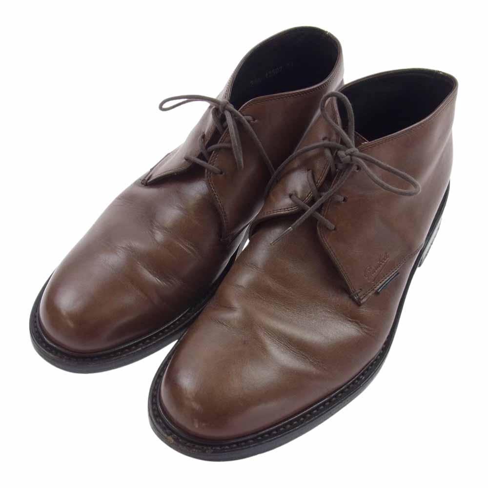 商品情報 ブランド名Paraboot（パラブーツ） 商品名 13507 レザー チャッカ ブーツ カラーブラウン系 素材レザー/生産国フランス 表記サイズ7.5 実寸サイズ アウトソール：約30cm高さ：約10.5cm 付属品 なし 状態について 弊社基準より全体的に中古品としての使用感・着用感が見られる商品です。お品によっては汚れ、ダメージなどが見受けられる場合がございます。特記事項をご確認の上お買い求め下さいませ。 特記事項 ※ソールのスレや全体的な使用感、インソールの剥がれ等見られます。※レザー特有の使用感、キズ、スレ、シワ、汚れなどはございます。中古商材にご不安な方、完璧な商品状態をお求めの方はお控え下さい。 商品状態 NU 新古品(特別な記載が無い商品については店頭展示品 SS 未着用・もしくは数回のみ着用の新品同様の商品 S 数回程度の着用感・使用感のほとんど見られない商品 A 着用感のさほど感じられない状態の良好な商品 B 若干の使用感があり商品によっては若干のダメージがある商品 C 目立つ着用感・ダメージ・汚れ等がある商品 >>同じブランドの商品を見る >>同じカテゴリの商品を見る 商品管理番号：3k01002sg0060ma70必ずお読み下さい 当店の商品は、全て中古品となっております。一部「新古品」「未使用」などの記載のある商品がございますが、ほとんどの商品が一般のお客様からお買取りしたお品物でございますので、保管状態等により新品同様の品質で無い場合もございます。 可能な限り詳細な状態を記載出来るよう努めておりますが、中古品の性質上、記載しきれない微細な汚れやダメージがある場合がございます。 貴金属類は、保管時の黒ずみ、くすみ、キズ、等が付いている場合がございます。 衣類やその他商品は保管時の傷擦れ、薄い汚れ、毛羽立ちなどが付いている場合がございます。 指輪・リングはデザインのおおよその中心部分をリング棒で計測していますが誤差がある場合がございます。 付属品欄に記載がない場合は基本的に付属品はございません。画像に写っているものが全てになります。 状態ランクは商品本体の状態を示しております。保存袋や外箱等の付属品の状態は含まれません。 掲載画像はモニター環境により異なって見える場合がございます。