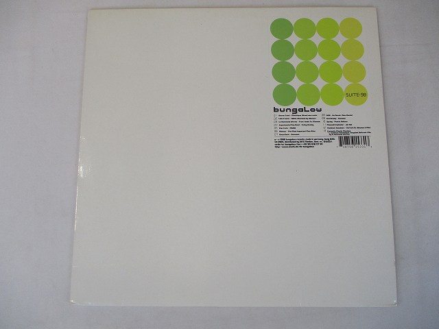 【中古レコード/ドイツ盤/2枚組：バンガロー/スイート'98：砂原まりん、FPM他オムニバス：LC-2801】（コンディション）●盤：小キズあり（再生確認はしていません）●ジャケット：概ね状態良好（中古ですので多少はご了承ください）●紙製スリーブ：あり●撮影の関係で若干の色合いの違いはご了承ださい。★★★商品は画像にあるものがすべてです。★★●商品コンディション等すべて主観です。御入札の際には、中古商品という性質を御理解頂けますよう、宜しく御願い致します。◇◆◇ストア紹介◇◆◇ 実店舗は、奈良県大和郡山市、近鉄郡山駅前ショッピングセンターASMO大和郡山店2Fにて毎日元気に営業中です♪ 古着、CD、DVD、レコード、生活雑貨など、買取及び販売しております。 ご購入後、2-3日連絡がない、商品のお問合わせ、送料などご不明点ございましたらお答え致します。 取引メッセージ欄、もしくは実店舗リトルタフまでお電話いただけましたら幸いです。 担当者対応営業時間10：00-17：00　日曜日不在　 TEL 0743-52-6200 ※実店舗の営業時間は20：00まで、定休日はございません。