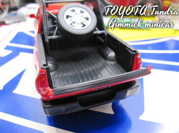 1/32 トヨタ タンドラ Tundra 2014 プラチナム Platinum 赤 ギミック ミニカー ピックアップトラック ライセンス品 四駆 男の子 外車 おもちゃ