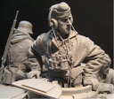 送料無料 1/16 ドイツ軍 戦車兵 秋冬仕様 半身 1体 1873 未塗装&未組み立て レジン製フィギュア 1943年~1944年 3号戦車 4号戦車 第二次世界大戦 ヘッドホン 双眼鏡