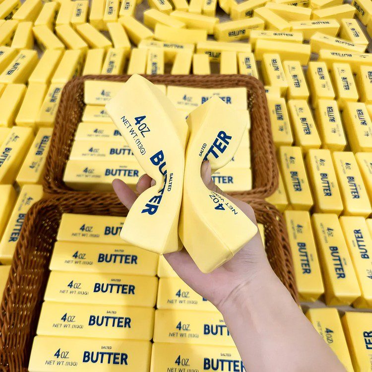 Rakuten - スクイーズ 2個入り【本物みたいな見た目】バタースクイーズ 低反発 もちもち ストレス解消 癒しグッズ おもちゃ プレゼント