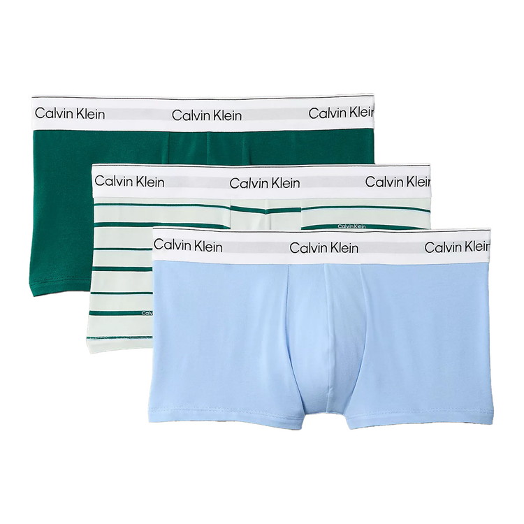 決済方法クレジットカード / 銀行振込 / 後払い決済 / Apple Pay / セブンイレブン（前払） / ローソン、郵便局ATM等（前払） / PayPal / 代金引換配送方法宅急便は8,800円で送料無料 / メール便は3,980円で送料無料（離島・一部地域にお住まいの方は「レターパックプラス」で発送させて頂いております。）ご注文確認（前払いの場合はご入金確認）から5営業日以内のご出荷をこころがけておりますが、万が一ご出荷が遅れる場合はメールでご連絡致します。また、時間指定もうけたまわります。　指定できる時間帯は午前中・12時〜14時・14時〜16時・16時〜18時・18時〜21時です。お問合せルカノール楽天市場店は株式会社ネオルドが運営しております。商品等のお問合せ等ございましたら、電話やメールでお問合せください。TEL:044-863-9373 /MAIL :info@lucanor.jp /平日 11:00-19:00※土日祝祭日はお休みをいただきます。店舗情報〒216-0042 神奈川県川崎市宮前区南野川3丁目25番25-208号ヒューマンスクエア鷺沼東TEL:044-863-9373 FAX:044-863-9373店舗運営責任者:真鍋　智彦ルカノールのボクサーパンツ・男性下着（アンダーウェア）は自分へのご褒美のほか、下記のようなイベントや季節のプレゼント・ギフト等に多くご利用頂いております。●シーズン・イベント母の日/父の日/敬老の日/年越し/年末年始/お正月/お盆/御歳暮/お歳暮/御中元/お中元/お年賀/寒中見舞い/暑中見舞い/残暑見舞い/バレンタインデー/ホワイトデー/クリスマス/成人式/七五三/初節句/お花見/ひな祭り/お祭り/夏祭り/納涼会/二次会/同窓会/誕生日/バースデー/コンペ/ビンゴ/周年記念/贈り物/贈答品/贈答用/景品/お土産●お祝い祝い/入学祝い/卒業祝い/成人祝い/就職祝い/退職祝い/退院祝い/快気祝い/出産祝い/結婚祝い/新築祝い/引っ越し祝い/引越し祝い/設立祝い/開店祝い/出店祝い/開業祝い/開院祝い/還暦祝い/60歳/古希/70歳/喜寿/77歳/傘寿/80歳/米寿/88歳/卒寿/90歳●お礼御礼/謝礼/お返し/お祝い返し/返礼品/内祝い/結婚内祝い/出産内祝い/新築内祝い/入学内祝い●送り先会社/職場/上司/同僚/同期/部下/先輩/後輩/お得意先/取引先/取り引き先/お客様/祖父/祖母/おじいちゃん/おばあちゃん/父親/母親/パパ/ママ/お父さん/お母さん/妻/嫁/女房/家内/旦那/夫/主人/兄弟/姉妹/子供/孫/親友/友人/友達/知人/義母/義父/師匠/先生/同級生/男性/女性/恩師/恩人●下着にこだわりがある芸能人・有名人中居正広/木村拓哉(キムタク)/二宮和也/相葉雅紀/亀梨和也/上田竜也/渋谷すばる/山下智久/中島健人/手越祐也/ジャニーズ/SMAP/嵐/KAT-TUN/関ジャニ∞/NEWS/Sexy Zone/EXILE/山本裕典/竹内涼真/福士蒼汰/菅田将暉/明石家さんま/兼近/金子賢/内田篤人/香川真司/中田英寿/ect●シーンカジュアル/フォーマル/普段使い/通勤/通学/習い事/普段着/旅行/デート/告白/ビジネス/スポーツ/おうち時間/冠婚葬祭●スポーツ野球/ソフトボール/サッカー/フットサル/アメリカンフットボール(アメフト)/バスケットボール/バレーボール/ハンドボール/ラグビー/ゴルフ/ボウリング/スカッシュ/テニス/バドミントン/卓球/トライアスロン/マラソン/スキー/スノボー/空手/柔道/剣道/フェンシング/ボクシング/レスリング/総合格闘技/登山/競輪/ハイキング/サイクリング/キャンプ●その他高級/お買い得/お気に入り/大人気/おすすめ/インスタ映え/ランキング/ベストバイ/勝負下着/メンズ下着/メンズインナー/メンズファッション/おしゃれ/オシャレ/お洒落/こだわり/愛用/ブランド/定番/一押し/イベントグッズ1968年、幼なじみのバリー・シュワルツと共にコートを扱うアパレル会社を設立、同時にレディースウェアのプレタポルテ・コレクションを開始。73年、最年少で「コティ賞」を受賞。93年、レディース・メンズ両部門で「デザイナー・オブ・ジ・イヤー」受賞。「全てはカッティングから始まる」というように、メリハリのあるラインとシンプルなシルエットが特徴的。キャリアを意識した機能的でマスキュリンなデザインが特徴。2004 S/Sより、フランシスコ・コスタやイタロ・ズッケーリがデザイナーを務める。カルバンクラインのアイコン。伸縮性のある超ソフトコットンブレンドで、柔軟なフィット感と肌触りを実現。新開発の縫い目なしウエストバンド「インフィニティボンド」と吸湿発散加工を採用し、究極の快適さを追求。土壌の健康、水系、生物多様性の向上を目指す農法で栽培された再生可能コットンを95%以上使用。BRANDカルバンクラインTYPEボクサートランクMATERIALコットン95%、エラスタン5%SIZES(76-84cm)、M(84-92cm)、L(92-100cm)※オリジナル適応ウエストサイズを記載しており、メーカー公表適応サイズとは異なります。※海外サイズとなりますので日本サイズより1サイズ下をおすすめしております。COLORターフ／スプラウト・グリーン／フローズン・フィヨルドDESIGN無地/ストライプ・ボーダーSUPPLIERロサンゼルス（並行輸入）日本サイズSSMMMLLLLXLユニクロ（日本）※参考S(68-76cm)&nbsp;M(76-84cm)&nbsp;L(84-92cm)&nbsp;XL(92-100cm)カルバンクライン&nbsp;S&nbsp;M&nbsp;L&nbsp;