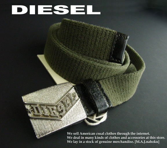 ◆ディーゼル・DIESEL：MENS　ヴィンテージベルト　ITALY製です。 ＊店頭買い付け品につき、自然な細かい傷、皺などある場合がございます。あらかじめご了承ください。 【カラー】カーキ 【サイズ／実寸】 バックル：4×5cm　ベルト幅：3．5cm 80cm　：　全長98cm　　ベルト穴76〜86cm 85cm　：　全長103cm　ベルト穴81〜91cm 90cm　：　全長108cm　ベルト穴86〜96cm 95cm　：　全長113cm　ベルト穴91〜101cm 【素材】布、牛革　ITALY製 【品質】正規直営店購入・新品未使用品【発送】ページ下部に詳細記載。4936-8新品★ディーゼル DIESEL★ヴィンテージロゴバックル布革ベルト★カーキ★MENS★ITALY製 新品★ディーゼル　DIESEL★ヴィンテージロゴバックル布革ベルト★カーキ★ITALY製です。No4936−8 ● 商品説明 ●◆大人気DIESELのお品です。新作・新物を随時ご紹介しております。◆商品はアメリカ正規直営店にて当方が直接買い付けている、【正真正銘100％本物】ですのでご安心下さい。 ◆ディーゼル・DIESEL：MENS　ヴィンテージベルト　ITALY製です。 ＊店頭買い付け品につき、自然な細かい傷、皺などある場合がございます。あらかじめご了承ください。 【カラー】カーキ 【サイズ／実寸】 バックル：4×5cm　ベルト幅：3．5cm 80cm　：　全長98cm　　ベルト穴76〜86cm 85cm　：　全長103cm　ベルト穴81〜91cm 90cm　：　全長108cm　ベルト穴86〜96cm 95cm　：　全長113cm　ベルト穴91〜101cm 【素材】布、牛革　ITALY製 【品質】正規直営店購入・新品未使用品【発送】ページ下部に詳細記載。 ● 注意事項 ● ◆写真は同タイプ他のサイズを使用している場合もございます。◆できるだけ商品をお分かりいただけるよう実物に近いカラーを再現できるように心がけておりますが、ブラウザ・環境により若干異なってしまうことがありますのでご了承ください。 ◆ご購入頂く前に営業日カレンダーをご覧下さい。不在でメールのやり取りや発送が出来ない日がある場合は事前に記載させていただくようにしております。 ◆万が一偽物だった場合はもちろん全額返金、いたします。 ◆他にも日本未入荷ブランド（もちろんすべて正規店購入の本物です！）をお取り扱いしております。 ◆この商品は他の店舗でも販売しております。在庫数の更新は随時行っておりますが、お買い上げいただいた商品が、品切れになってしまうこともございます。その場合、キャンセルとさせていただく場合もございますことをあらかじめご了承ください。