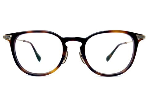 ブランド【オリバーピープルズ OLIVER PEOPLES　】についてオリバーピープルズ(OLIVER PEOPLES)は、1986年にアメリカ・ロサンゼルスでラリー・レイト、デニス・レイト兄弟とケニー・シュワルツによって創業された高級アイウェアブランド。ブランド名は、ヴィンテージメガネの受領書に記されていたサインから取られました。ヴィンテージのデザインを現代風にアレンジした独自の製品は、1980年代後半のトレンドとは一線を画し、繊細で自然な色彩が評価されています。商品説明OLIVER PEOPLES（オリバーピープルズ）は、ヴィンテージのアメリカン・アイウェアに着想を得て、クラシックで時代を超えたスタイルを打ち出してきたブランドです。控えめなブランド表現と、自然なトーンの美しさが、長く愛される理由になっています。Ennis-Jは、オプテックジャパン期 / 現EYEVAN製。ボストンとウェリントンの中間のようなバランスを持つ、細身で上品な一本です。天地幅にほどよい高さがあり、顔立ちをやわらかく整えながら、知的で落ち着いた印象を添えてくれます。カラーDMは、デミブラウン系の定番カラーです。ライトブラウンのべっ甲を思わせる奥行きがあり、光の当たり方で表情が変わるため、日常に自然となじみながらもさりげない存在感があります。細身のフレームには繊細な彫金が施されており、クラシックな形にほどよい品格を加えています。イタリアと日本の工場で丁寧に作られた仕上がりも、このモデルの魅力です。Ennis-J DMは、オンにもオフにも取り入れやすい、知的でしなやかな一本です。主張しすぎず、それでも印象に残る眼鏡を探している方に向いています。参考定価：レンズ横幅：48mm状態：A 表記についてレンズ縦幅：41mmカラー：ゴールドレンズ間鼻幅：20mmフレーム材質：コンビネーションフレーム（メタル＆セル）フレーム正面全体幅：140mmフレーム種類：ボストンフレーム耳かけ部分：140mmフレーム重量：レンズ装着時 17g付属レンズ：デモレンズ(使用のためのレンズでなく、交換を前提としたもの）レンズカーブ：3付属ケース：当店オリジナルケース※お値段はフレームのみのお値段になります。特にレンズのご注文が無い限り、付属レンズ欄に表記させていただいてますレンズでお送りさせていただきます。付属レンズに「度なしのカラーレンズ」「度なしのクリアレンズ」と表記されているものはそのままお使いいただけます。「デモレンズ（展示用レンズ）」は刻印などがあり、そのままでは使用できません。仮に刻印などが入っていなくとも、まったくコーティングなど入っていない、あくまで展示用のレンズですので、新たにレンズを作成されることをお勧めいたします。「レンズ無し」「度入りのクリアレンズ」「度入りのカラーレンズ」と書いてあるものは、当店もしくは、お近くのメガネ屋さんで、ご自身にあったお度数でレンズを作成ください。「度入りのクリアレンズ」「度入りのカラーレンズ」は前のオーナーの方のお度数ですので、必ずご自身にあったお度数でレンズを作成ください。※カラー名の表記は一般的な名称のカラー名になります。メーカー表記のカラー名が分かる場合は、メーカー表記のカラー名を表記しております。※撮影と照明の関係でメガネが汚れて見えることがございますが、しっかりとメンテナンス（修理、加工、超音波洗浄、バフ研磨）済みです。鼻パッドは消耗品ですので、特殊なモデルを除き、交換できるものは新品に交換しております（その際の鼻バッドは各ブランドのものではなく汎用品になります）。※お求め頂いたメガネはいつでも無料でフィッティング可能です。ネジ交換などアフターケアも行わせていただいておりますので、ご安心してご購入くださいませ。