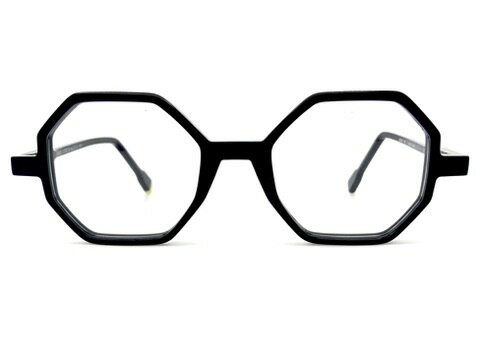 ブランド【アンバレンタイン ANNE et VALENTIN】についてフランス生まれのキュートなブランド「アン・バレンタイン」のデザイン・コンセプトは、掛ける人の個性・魅力を引き出すこと。デザイナーのアン女史は、独自にプラスチックのラミネーションを研究し続け、多くのブランドが生地メーカーの供給するプラスチック生地をそのまま使用する中で、アン夫人のセンスによって一色一色魅力的な生地が組み合わされ、一度見たら忘れられないようなコンビネーションの素敵なメガネを生み出します。商品説明掛ける人の個性、魅力を引き出す、センス抜群なフレンチブランド、アンバレンタインのEMOJIです。大胆なデザイン、色使いがアンならではで、かなり個性的な多角形セルフレーム。ファッショナブルな一本です。カラーレンズを入れてもハマると思います。参考定価：56,100円レンズ横幅：48mm状態：S 表記についてレンズ縦幅：43mmカラー：ネイビーレンズ間鼻幅：20mmフレーム材質：セル（アセテート）フレーム正面全体幅：137mmフレーム種類：多角形/変則型フレーム耳かけ部分：148mmフレーム重量：レンズ装着時 25g付属レンズ：デモレンズ(使用のためのレンズでなく、交換を前提としたもの）レンズカーブ：3付属ケース：当店オリジナルケース※お値段はフレームのみのお値段になります。特にレンズのご注文が無い限り、付属レンズ欄に表記させていただいてますレンズでお送りさせていただきます。付属レンズに「度なしのカラーレンズ」「度なしのクリアレンズ」と表記されているものはそのままお使いいただけます。「デモレンズ（展示用レンズ）」は刻印などがあり、そのままでは使用できません。仮に刻印などが入っていなくとも、まったくコーティングなど入っていない、あくまで展示用のレンズですので、新たにレンズを作成されることをお勧めいたします。「レンズ無し」「度入りのクリアレンズ」「度入りのカラーレンズ」と書いてあるものは、当店もしくは、お近くのメガネ屋さんで、ご自身にあったお度数でレンズを作成ください。「度入りのクリアレンズ」「度入りのカラーレンズ」は前のオーナーの方のお度数ですので、必ずご自身にあったお度数でレンズを作成ください。※カラー名の表記は一般的な名称のカラー名になります。メーカー表記のカラー名が分かる場合は、メーカー表記のカラー名を表記しております。※撮影と照明の関係でメガネが汚れて見えることがございますが、しっかりとメンテナンス（修理、加工、超音波洗浄、バフ研磨）済みです。鼻パッドは消耗品ですので、特殊なモデルを除き、交換できるものは新品に交換しております（その際の鼻バッドは各ブランドのものではなく汎用品になります）。※お求め頂いたメガネはいつでも無料でフィッティング可能です。ネジ交換などアフターケアも行わせていただいておりますので、ご安心してご購入くださいませ。