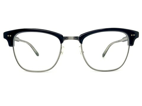 ブランド【ギャレット・ライト・カリフォルニア・オプティカル GARRETT LEIGHT CALIFORNIA OPTICAL (GLCO)】についてOLIVER PEOPLESの創設者Larry Leight氏を父に持つ、Garrett Leight（ギャレット・ライト氏）によって、2011年ローンチされたアイウェアブランド。自身が経営するセレクトショップ、A.KINNEY COURTでは、ファッションや音楽など、様々なカルチャーをミックスさせたスタイルが人気を得るなど、カリフォルニアの自由な精神が、デザインに反映されています。商品説明OLIVER PEOPLES(オリバーピープルズ）の創設者ラリーレイト氏を父に持つギャレット・レイト氏が2011年に立ち上げたブランド『GLCO(ジーエルシーオー）』のLINCOLNです。クラシカルでオーセンティックなサーモント型フレームです。野暮ったさと上品さを兼ね備えた、独特な雰囲気を持った一本です。参考定価：レンズ横幅：48mm状態：SD 表記についてレンズ縦幅：40mmカラー：ブラックレンズ間鼻幅：21mmフレーム材質：コンビネーションフレーム（メタル＆セル）フレーム正面全体幅：137mmフレーム種類：サーモントフレーム耳かけ部分：140mmフレーム重量：レンズ装着時 28g付属レンズ：デモレンズ(使用のためのレンズでなく、交換を前提としたもの）レンズカーブ：4付属ケース：当店オリジナルケース※お値段はフレームのみのお値段になります。特にレンズのご注文が無い限り、付属レンズ欄に表記させていただいてますレンズでお送りさせていただきます。付属レンズに「度なしのカラーレンズ」「度なしのクリアレンズ」と表記されているものはそのままお使いいただけます。「デモレンズ（展示用レンズ）」は刻印などがあり、そのままでは使用できません。仮に刻印などが入っていなくとも、まったくコーティングなど入っていない、あくまで展示用のレンズですので、新たにレンズを作成されることをお勧めいたします。「レンズ無し」「度入りのクリアレンズ」「度入りのカラーレンズ」と書いてあるものは、当店もしくは、お近くのメガネ屋さんで、ご自身にあったお度数でレンズを作成ください。「度入りのクリアレンズ」「度入りのカラーレンズ」は前のオーナーの方のお度数ですので、必ずご自身にあったお度数でレンズを作成ください。※カラー名の表記は一般的な名称のカラー名になります。メーカー表記のカラー名が分かる場合は、メーカー表記のカラー名を表記しております。※撮影と照明の関係でメガネが汚れて見えることがございますが、しっかりとメンテナンス（修理、加工、超音波洗浄、バフ研磨）済みです。鼻パッドは消耗品ですので、特殊なモデルを除き、交換できるものは新品に交換しております（その際の鼻バッドは各ブランドのものではなく汎用品になります）。※お求め頂いたメガネはいつでも無料でフィッティング可能です。ネジ交換などアフターケアも行わせていただいておりますので、ご安心してご購入くださいませ。