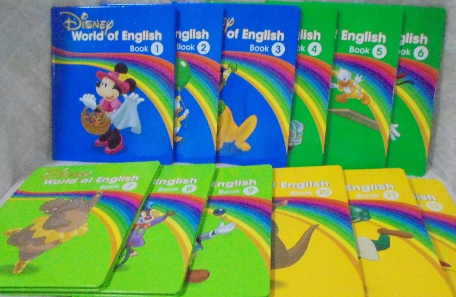 送料無料！h7746　【中古】【2019年4月17日発売　　リニューアル版】　メインプログラム　DWE絵本12冊セット！　ディズニー英語システムワールドファミリー　　幼児英語教材