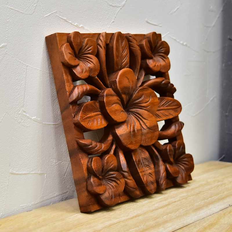 木彫りレリーフ プルメリアモチーフ 20x20Cm 