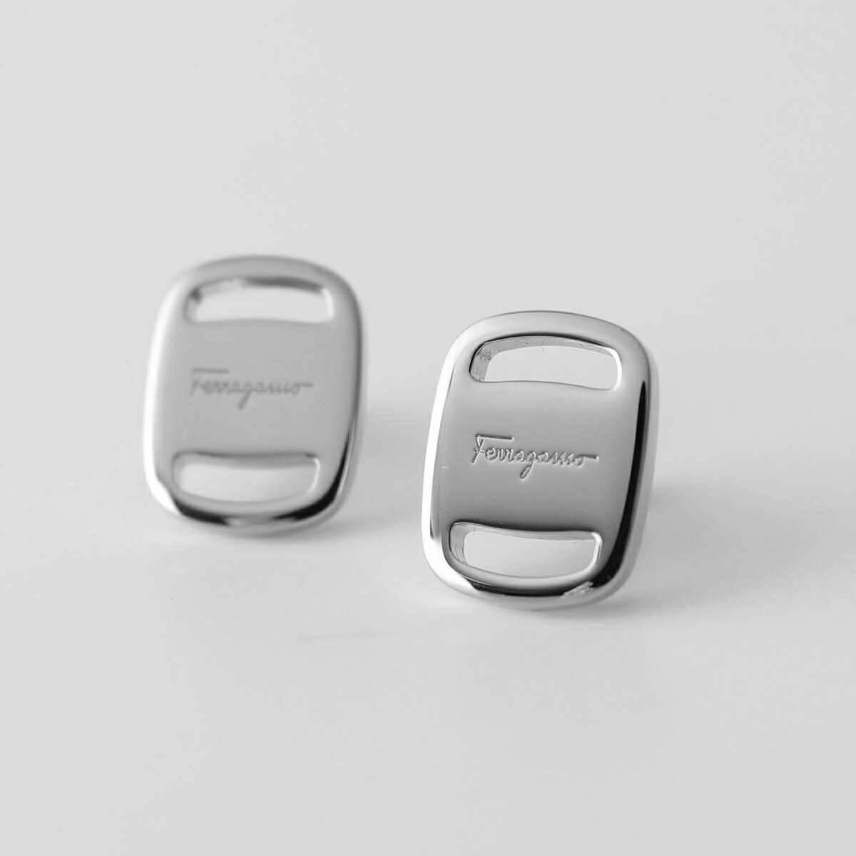 SALVATORE FERRAGAMO フェラガモ 76 0220 002 ヴァラ ピアス アクセサリー PLDLUCI レディースのサムネイル