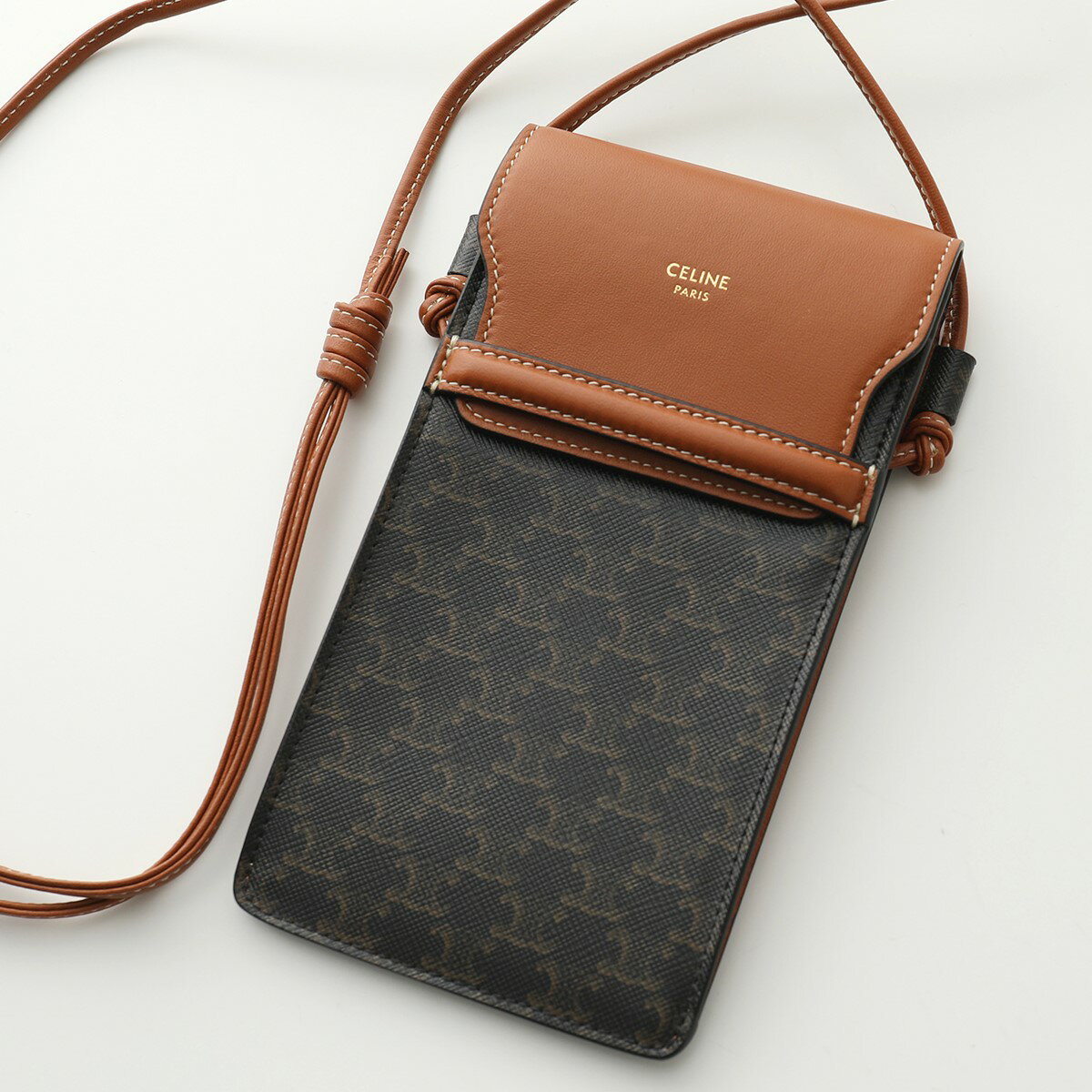 セリーヌ スマホショルダー レディース CELINE セリーヌ 10G332CQD.04LU Phone pouch with Flap レザー フォンポーチ スマホケース トリオンフ ショルダーストラップ付き ネックポーチ Tan レディース